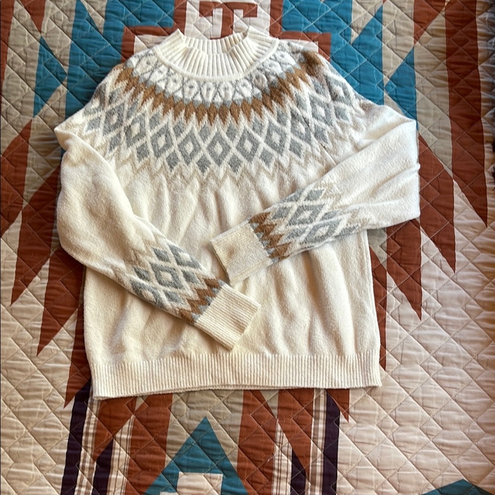 Cozy Cream and Gray Patterned Sweater